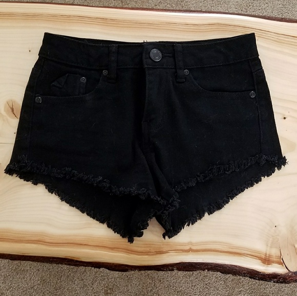 🌵SOLD ON DEPOP🌵Black short shorts. - Picture 2 of 3